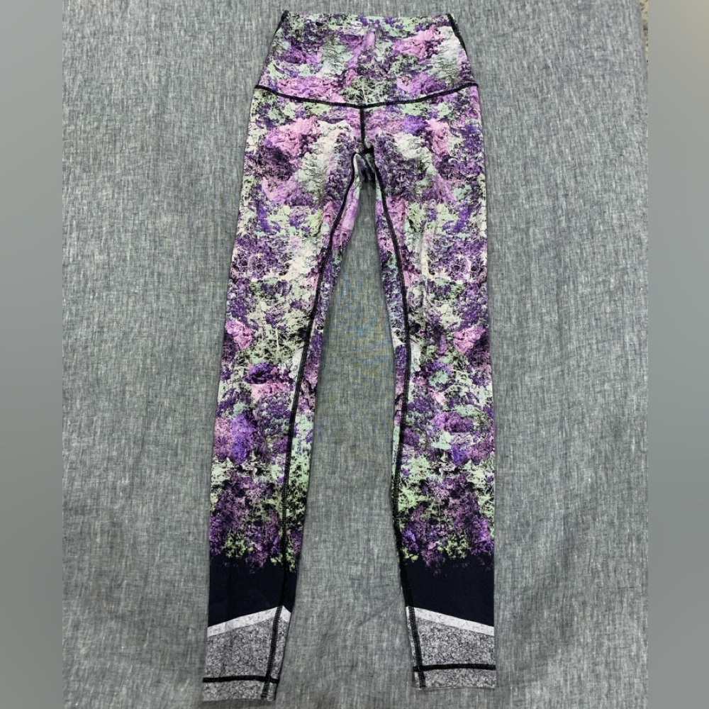 (SOLD) Lululemon Size 4 Full Length leggings